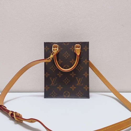 Louis vuitton monogram - louis,