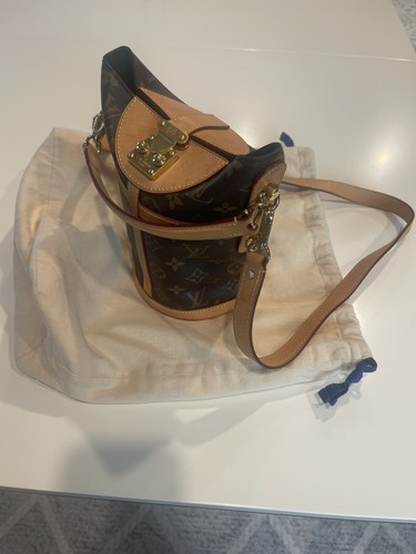 Louis vuitton monograms - louis,